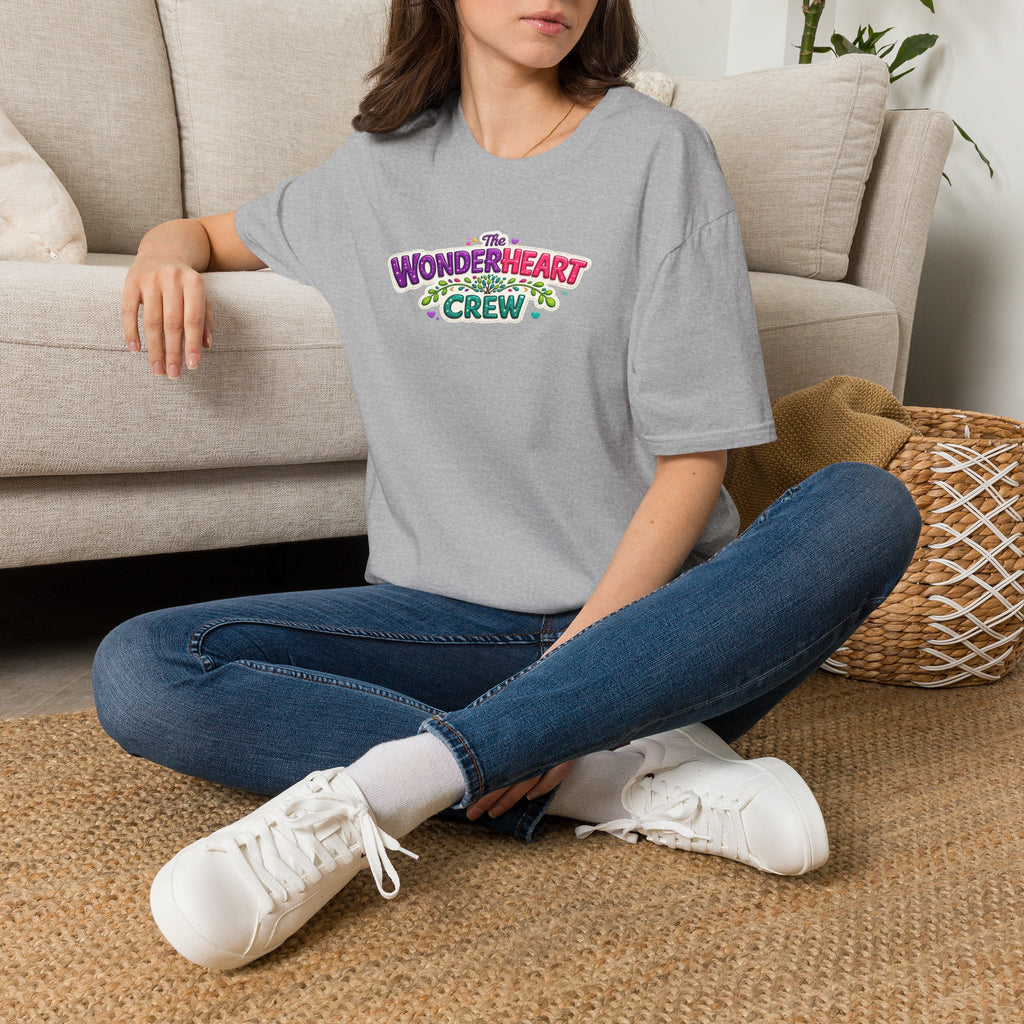 Wonderland Crew Large Logo - Unisex Minimal Retro T-Shirt