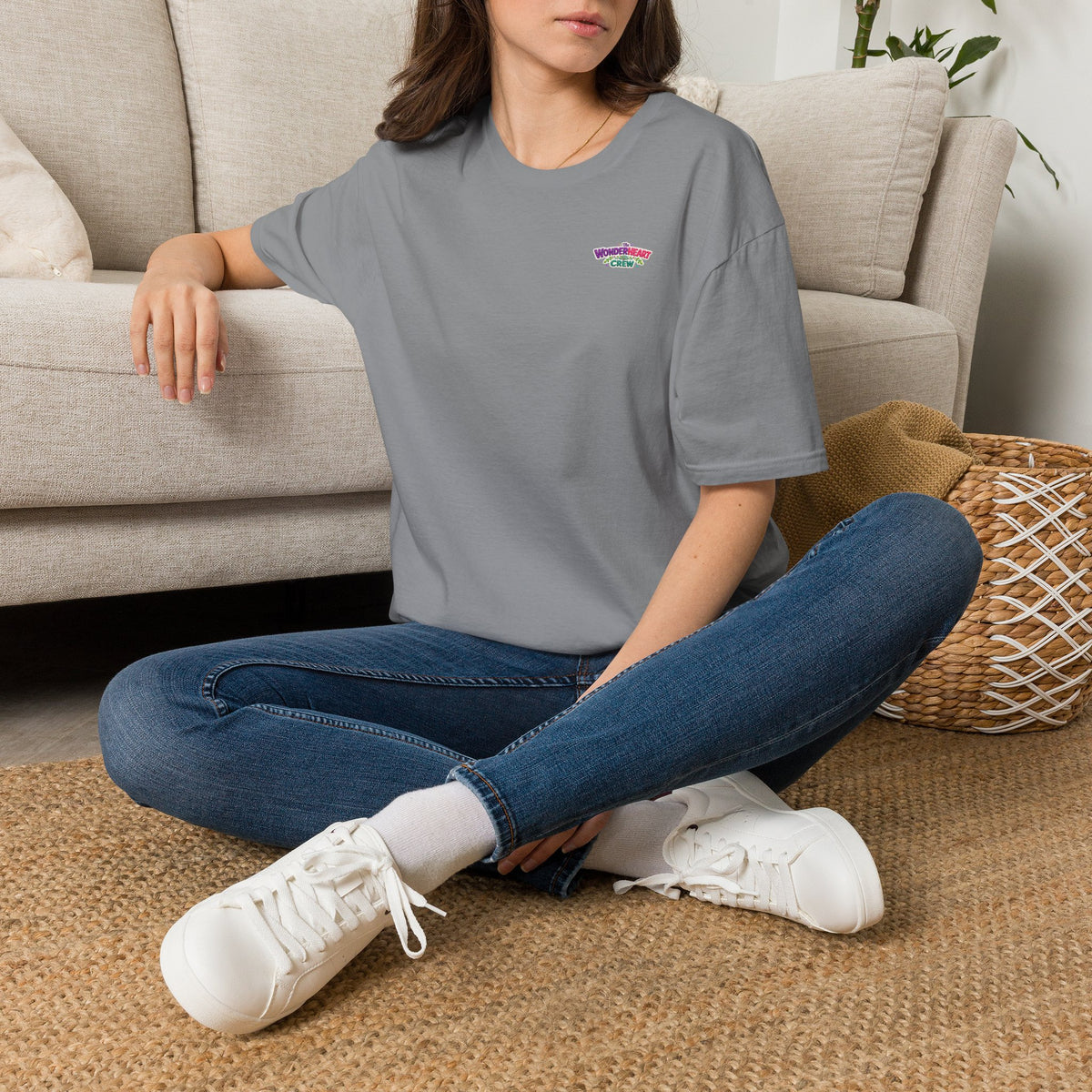Wonderland Crew Logo - Unisex Minimal Retro Logo T-Shirt