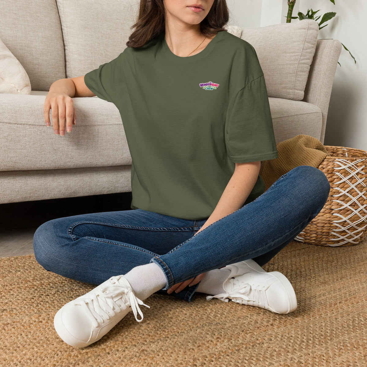 Wonderland Crew Logo - Unisex Minimal Retro Logo T-Shirt