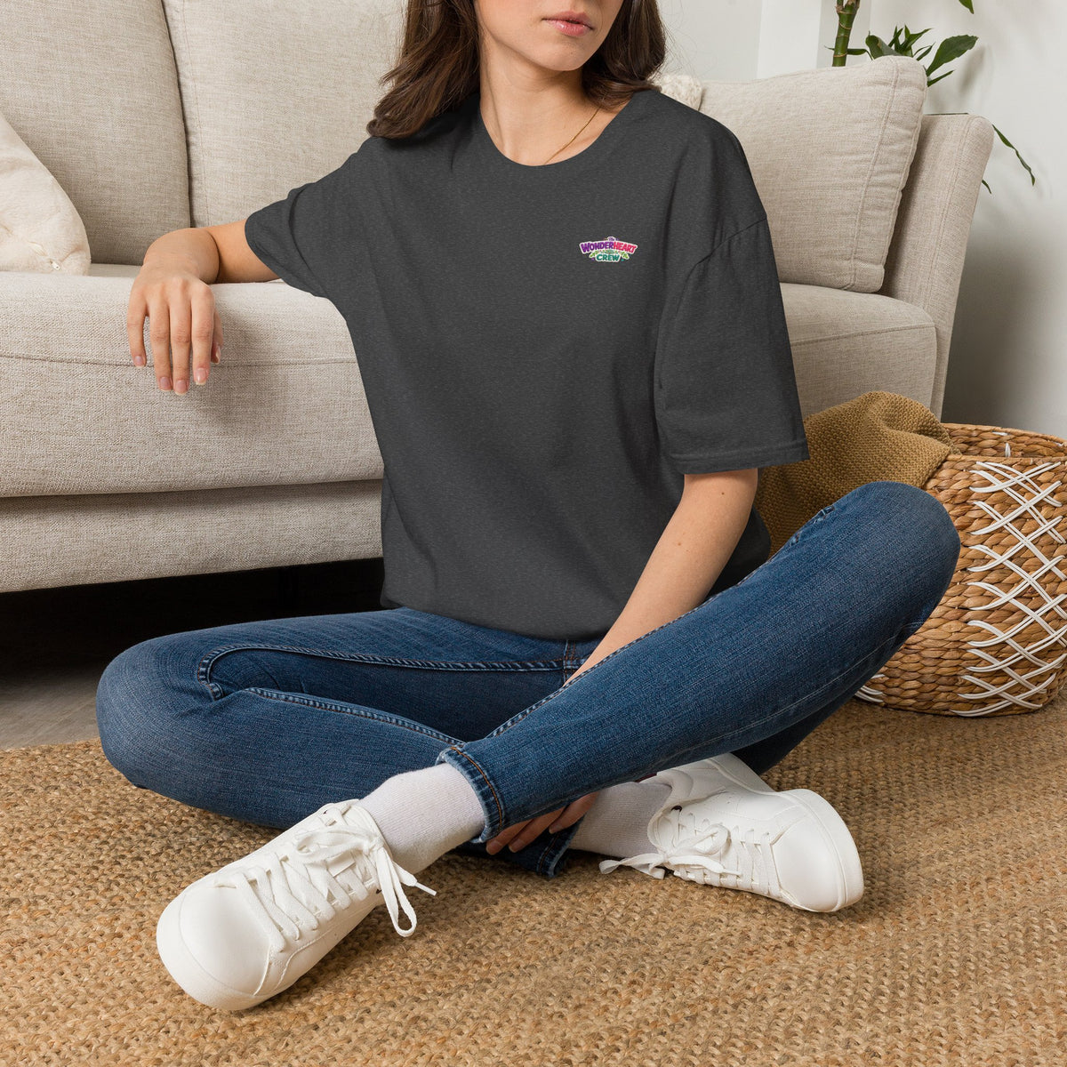 Wonderland Crew Logo - Unisex Minimal Retro Logo T-Shirt