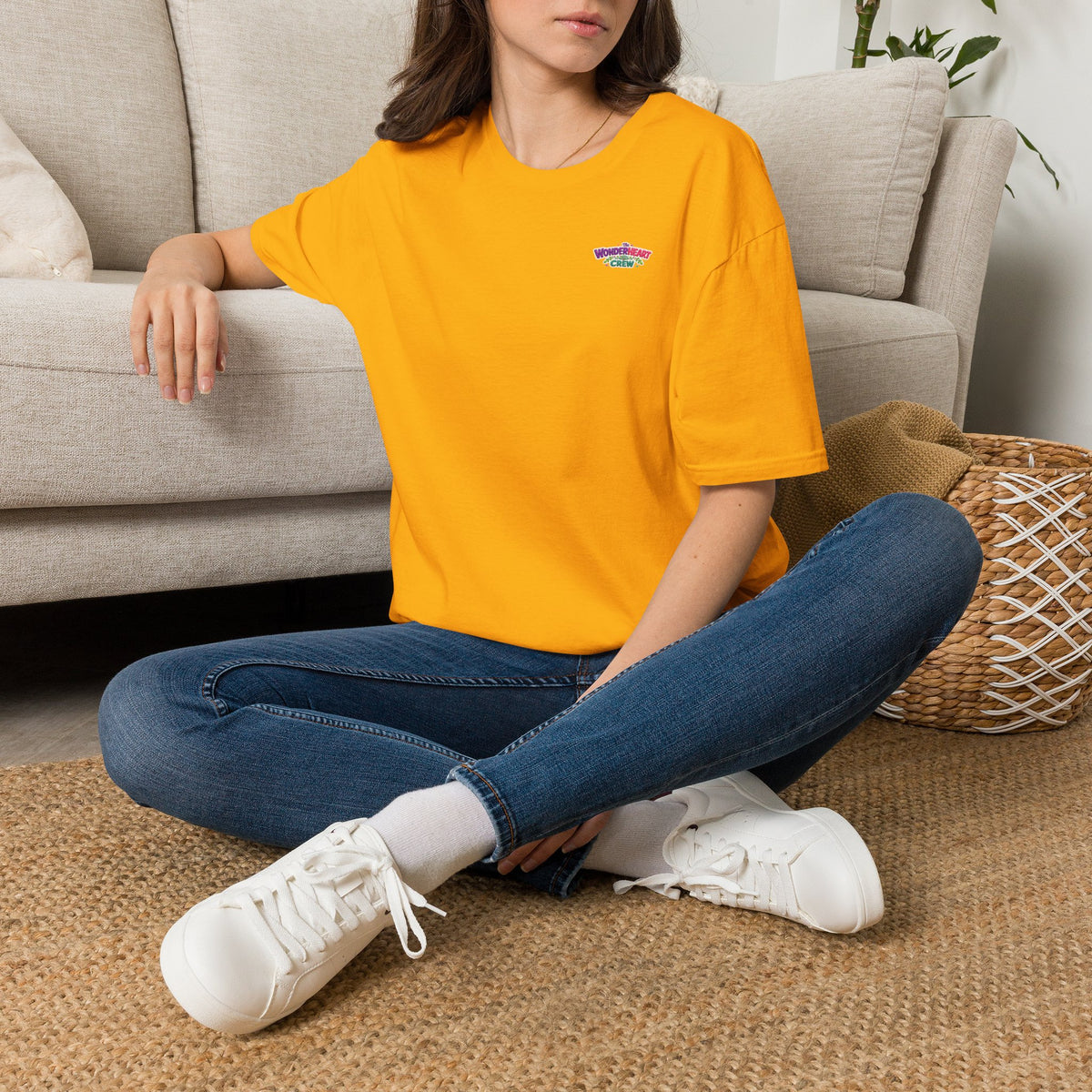 Wonderland Crew Logo - Unisex Minimal Retro Logo T-Shirt