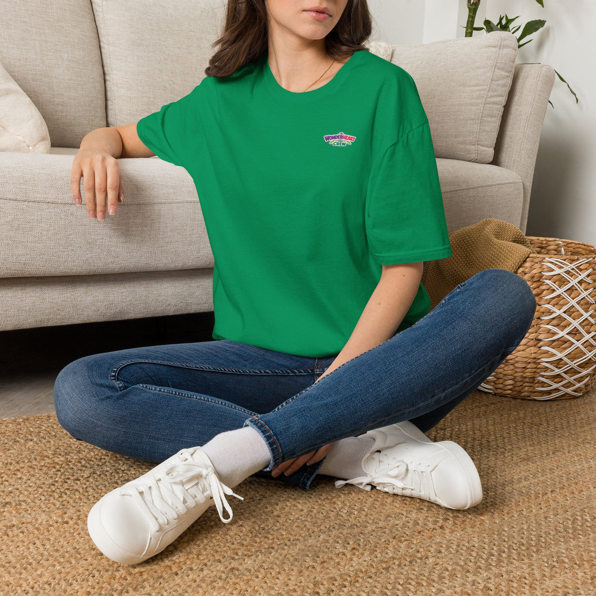 Wonderland Crew Logo - Unisex Minimal Retro Logo T-Shirt