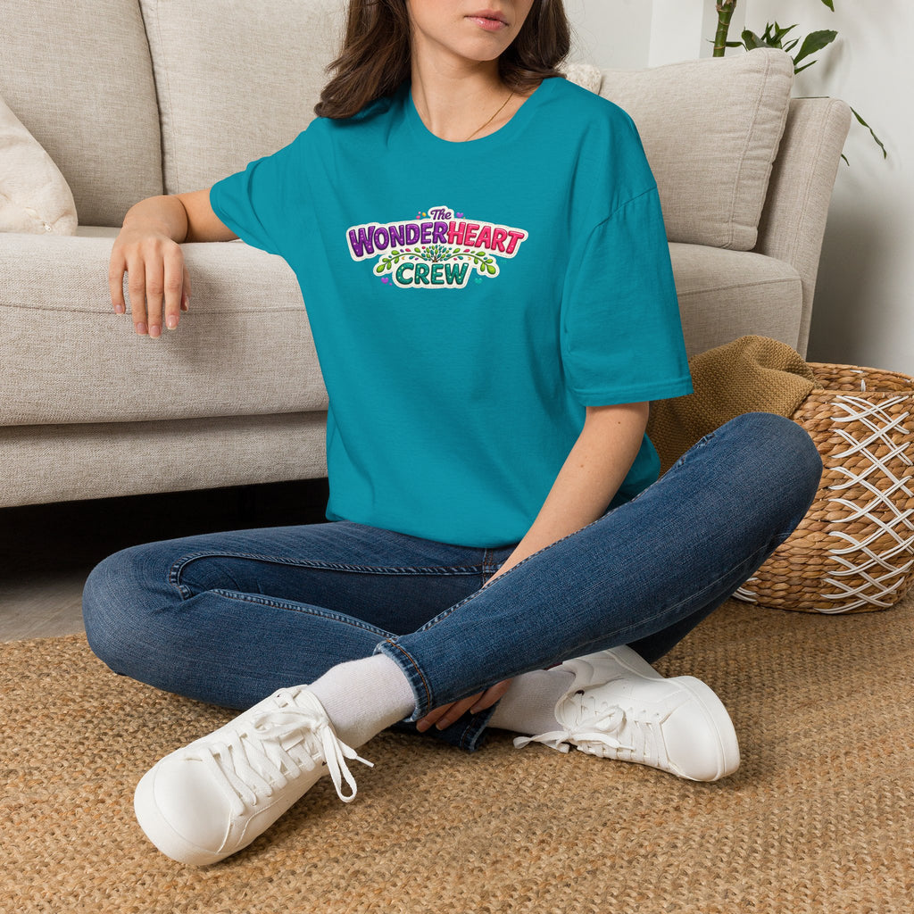 Wonderland Crew Large Logo - Unisex Minimal Retro T-Shirt