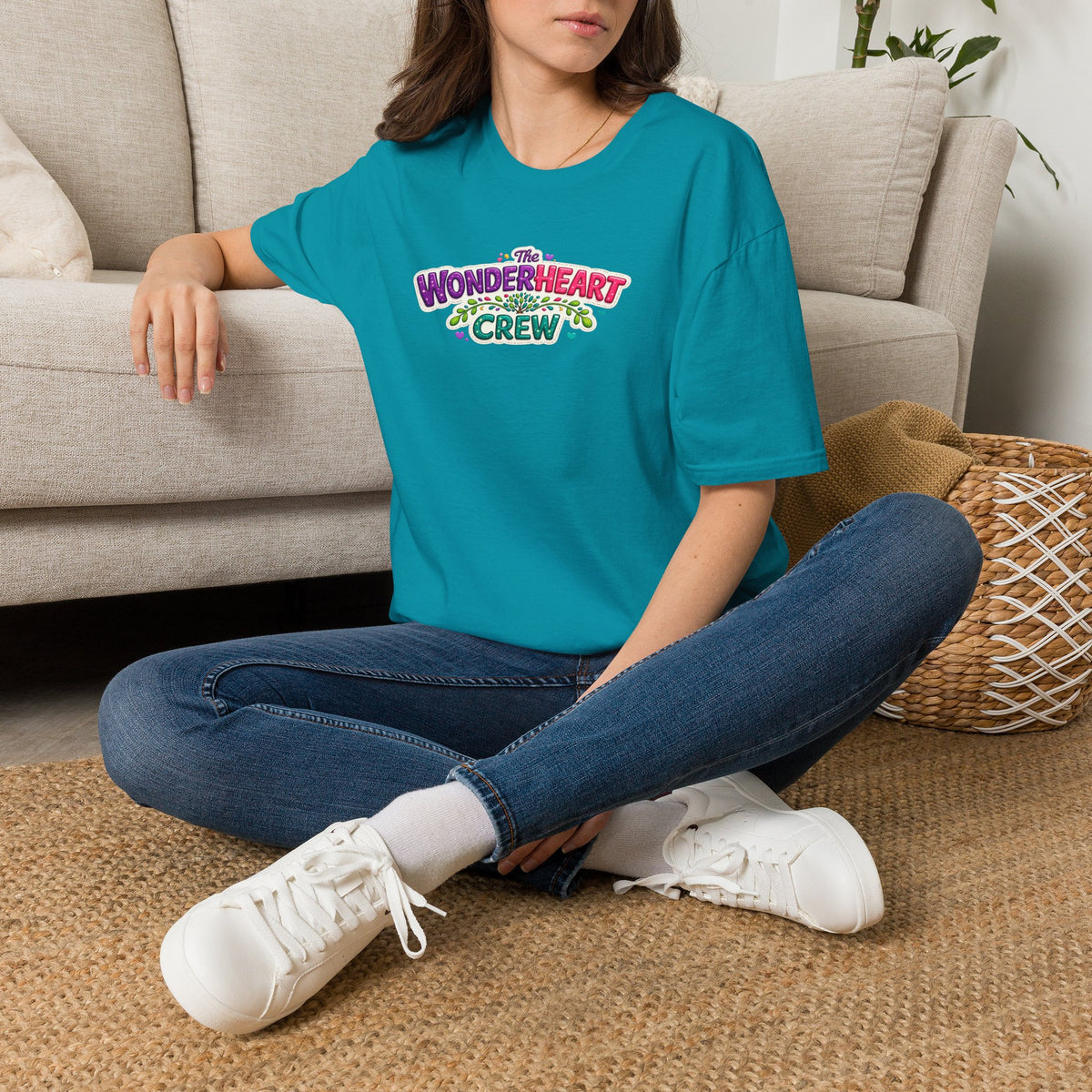 Wonderland Crew Large Logo - Unisex Minimal Retro T-Shirt