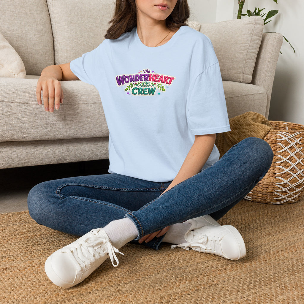 Wonderland Crew Large Logo - Unisex Minimal Retro T-Shirt