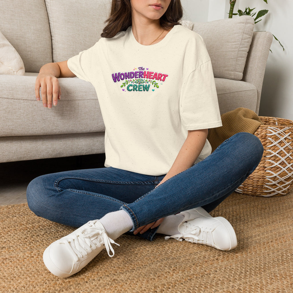 Wonderland Crew Large Logo - Unisex Minimal Retro T-Shirt