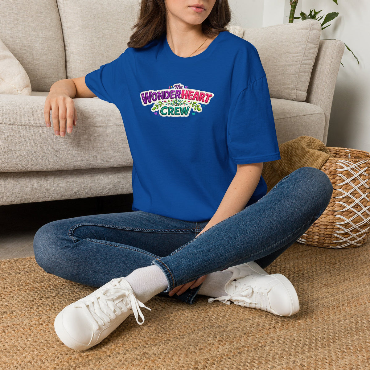 Wonderland Crew Large Logo - Unisex Minimal Retro T-Shirt