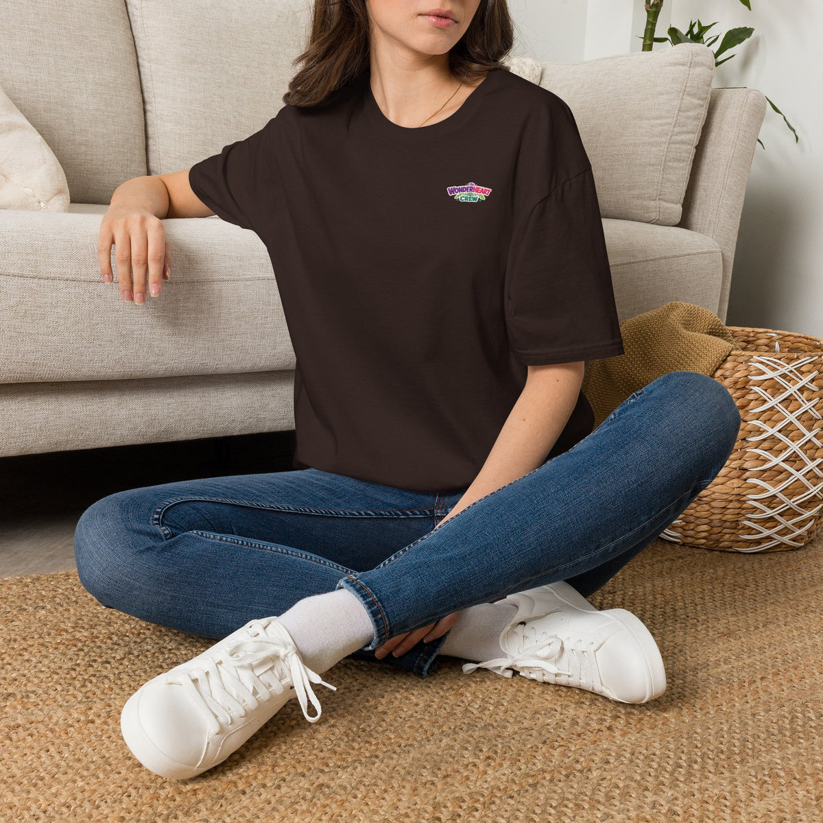 Wonderland Crew Logo - Unisex Minimal Retro Logo T-Shirt