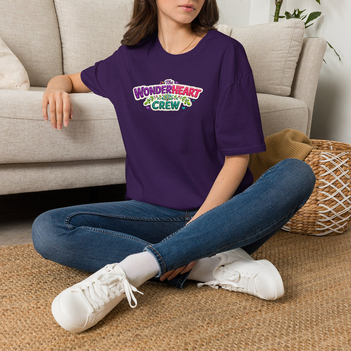 Wonderland Crew Large Logo - Unisex Minimal Retro T-Shirt