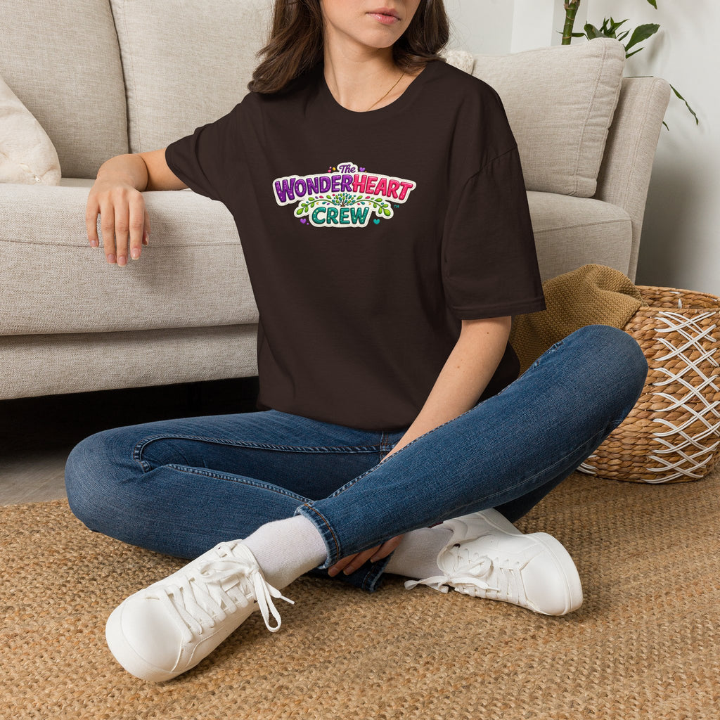 Wonderland Crew Large Logo - Unisex Minimal Retro T-Shirt
