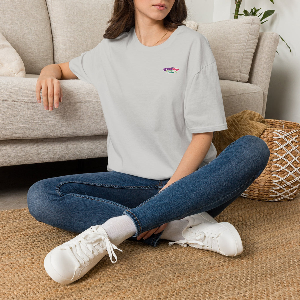 Wonderland Crew Logo - Unisex Minimal Retro Logo T-Shirt