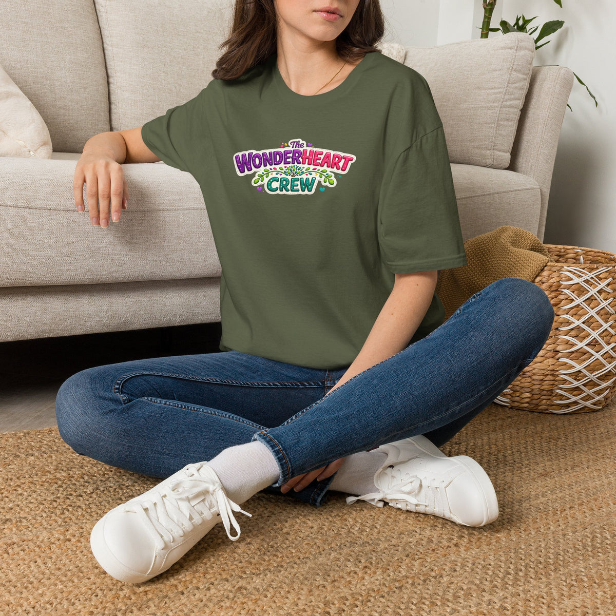 Wonderland Crew Large Logo - Unisex Minimal Retro T-Shirt
