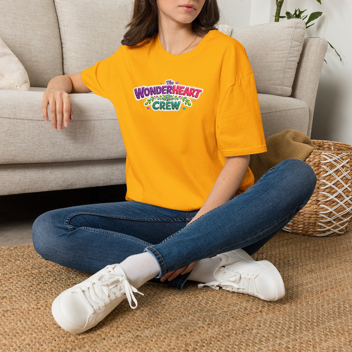 Wonderland Crew Large Logo - Unisex Minimal Retro T-Shirt