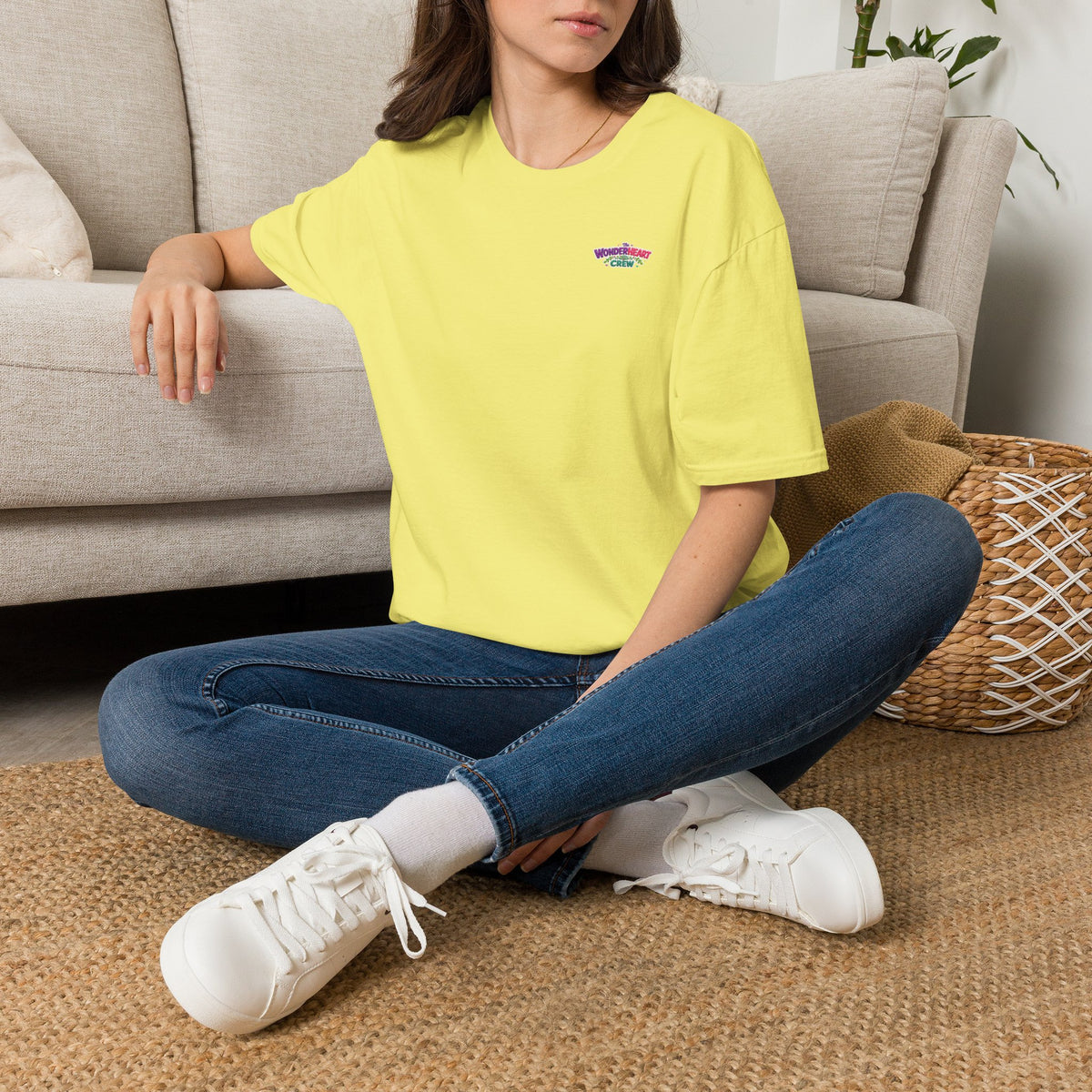 Wonderland Crew Logo - Unisex Minimal Retro Logo T-Shirt