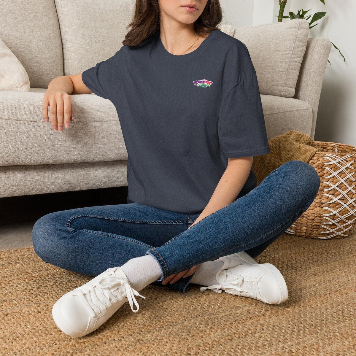 Wonderland Crew Logo - Unisex Minimal Retro Logo T-Shirt